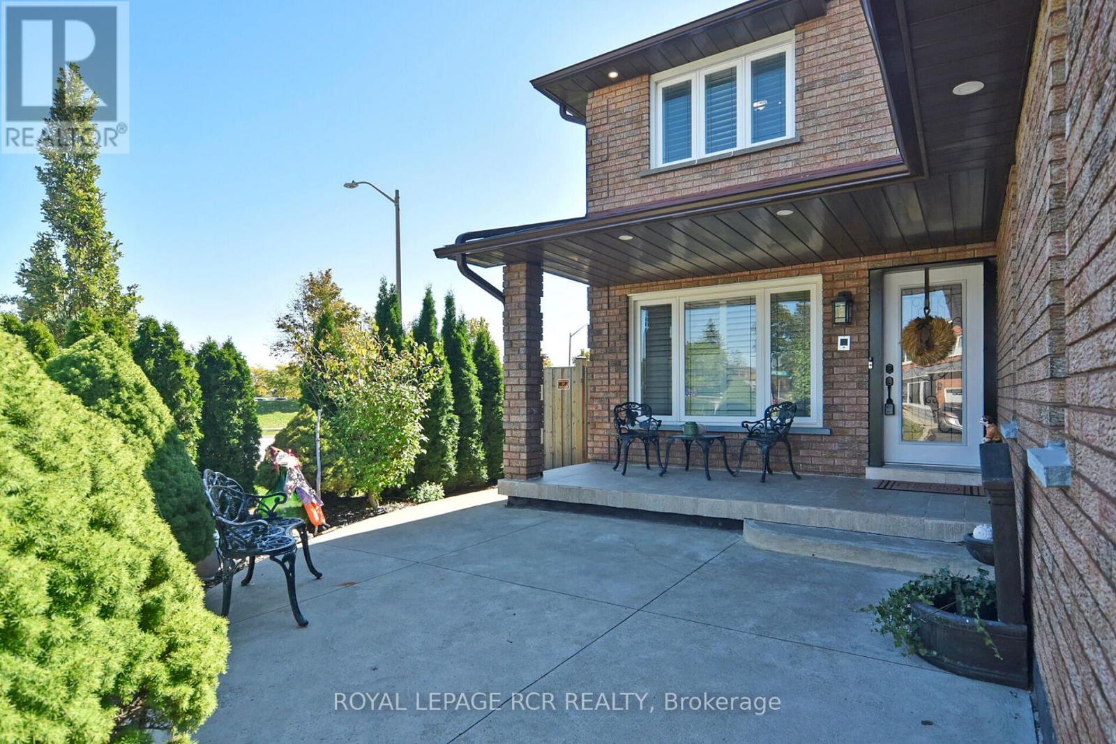 3 JACKMAN CRESCENT - 4