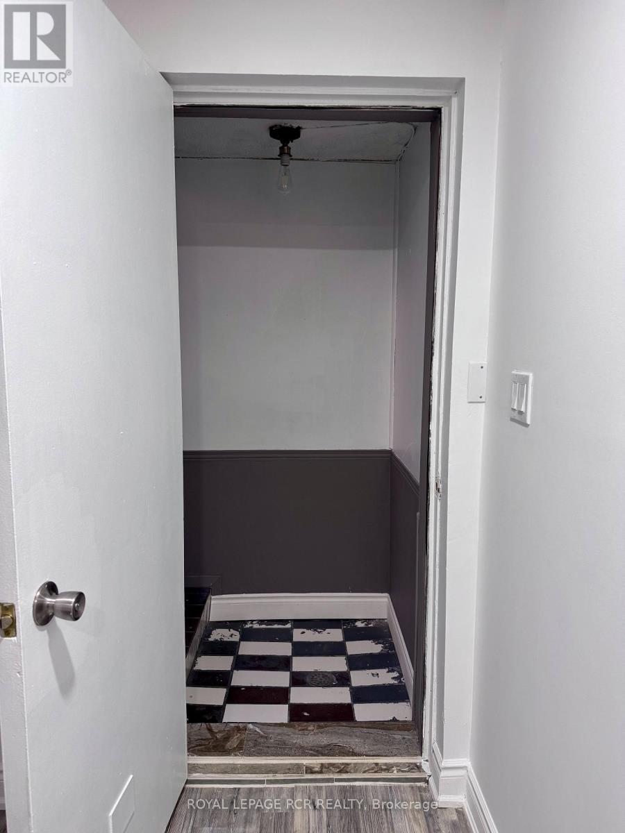 3 JACKMAN CRESCENT - 49