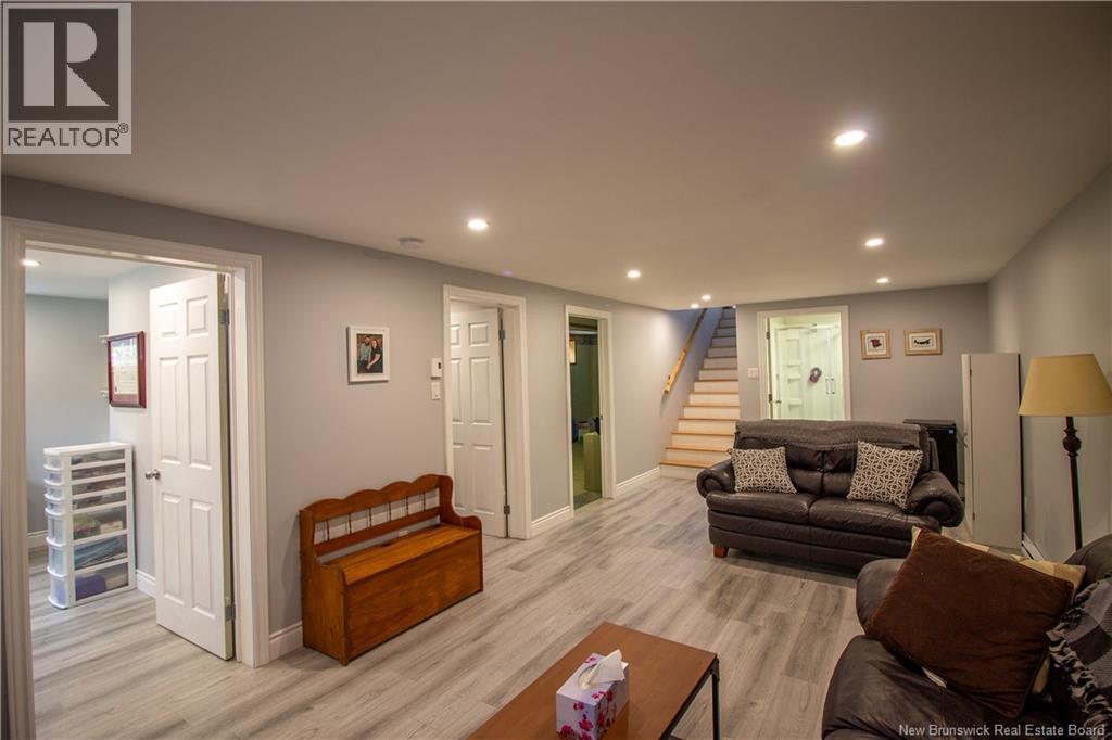 109 Mapleton Crescent - 18