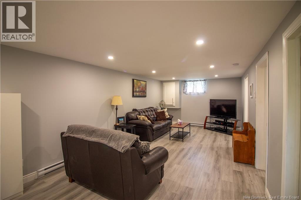 109 Mapleton Crescent - 19