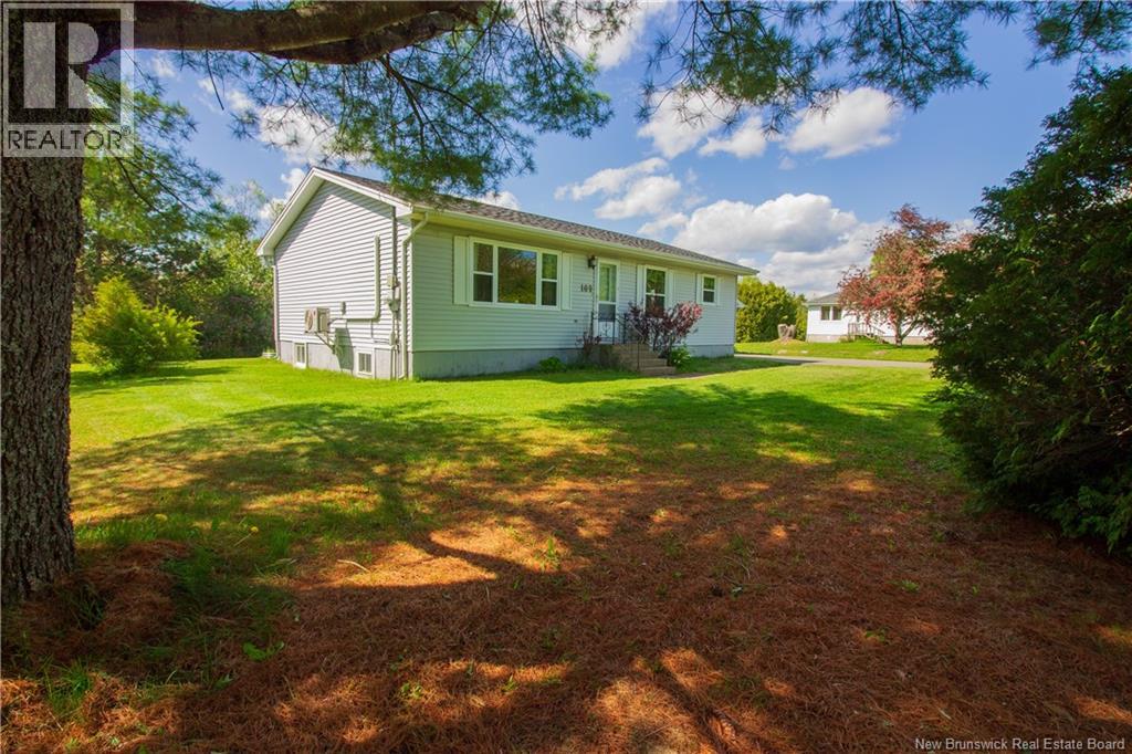 109 Mapleton Crescent - Image 3