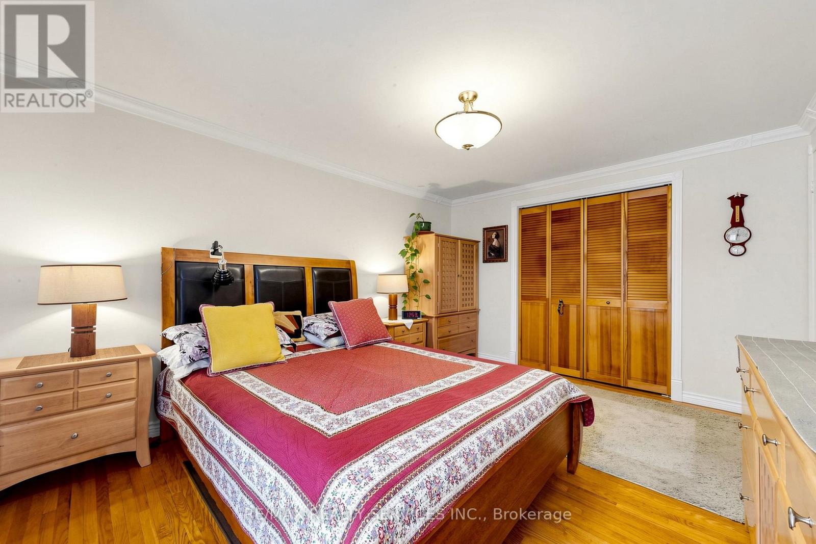 36 GLENVALE BOULEVARD - 24