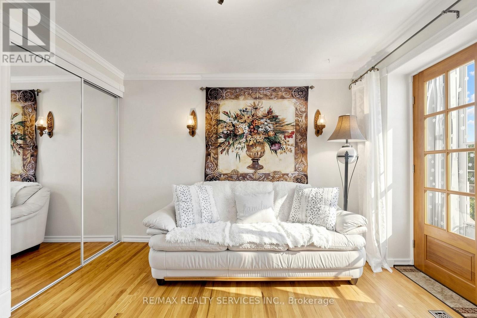 36 GLENVALE BOULEVARD - 31