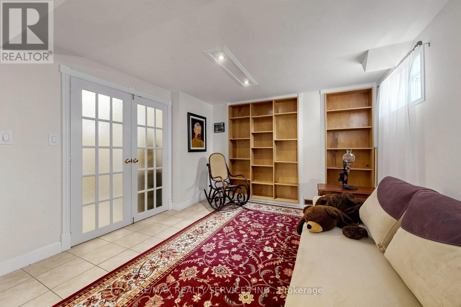 36 GLENVALE BOULEVARD - 37