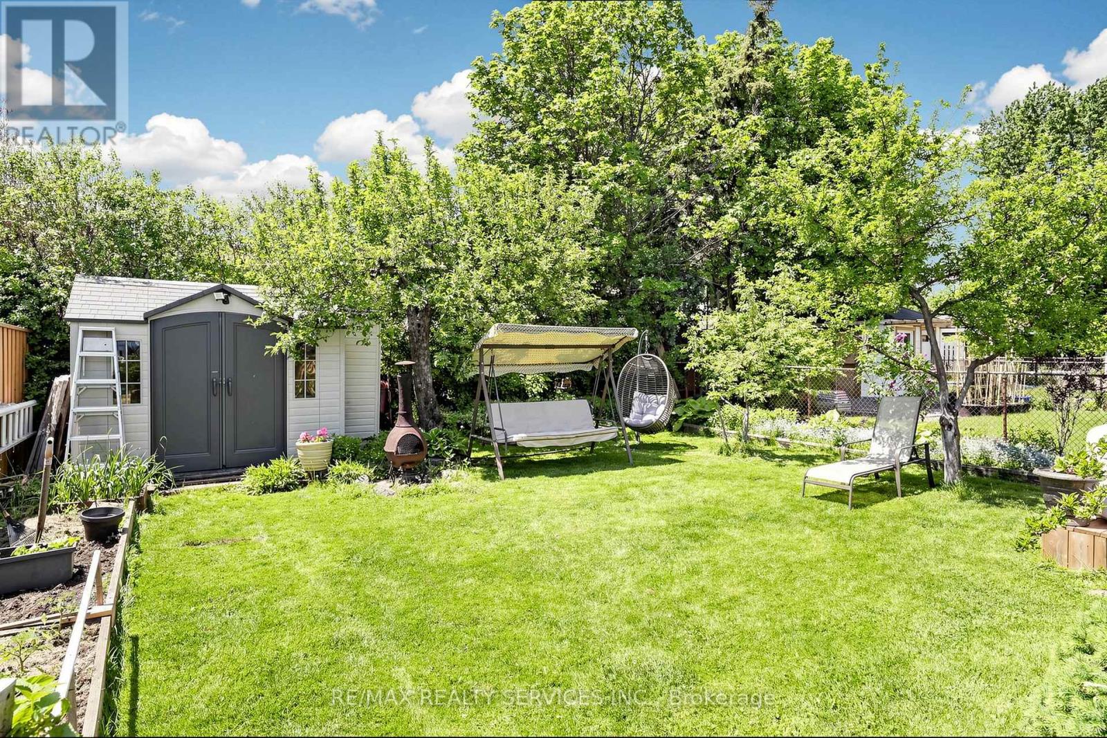 36 GLENVALE BOULEVARD - 44