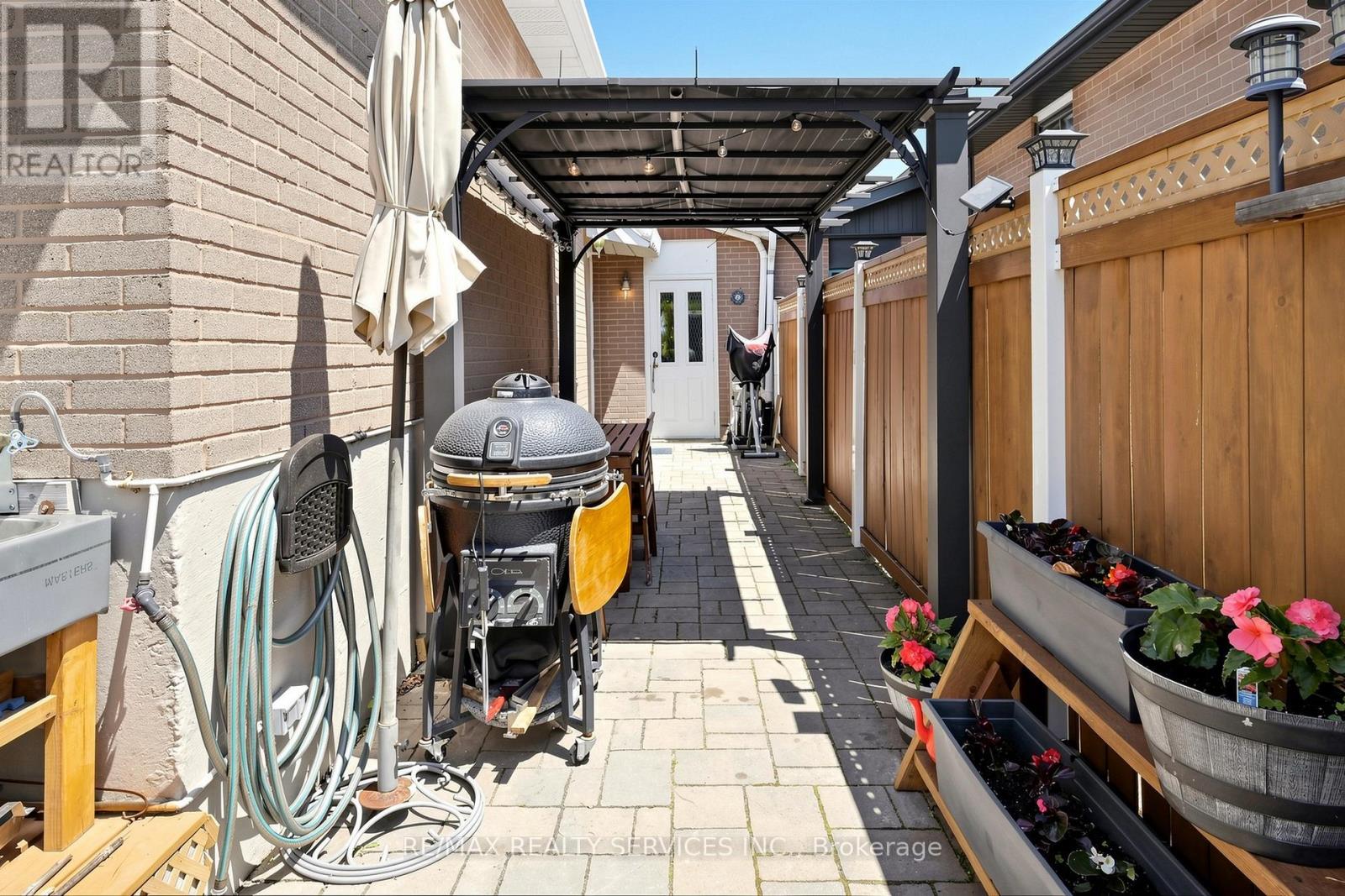 36 GLENVALE BOULEVARD - 50