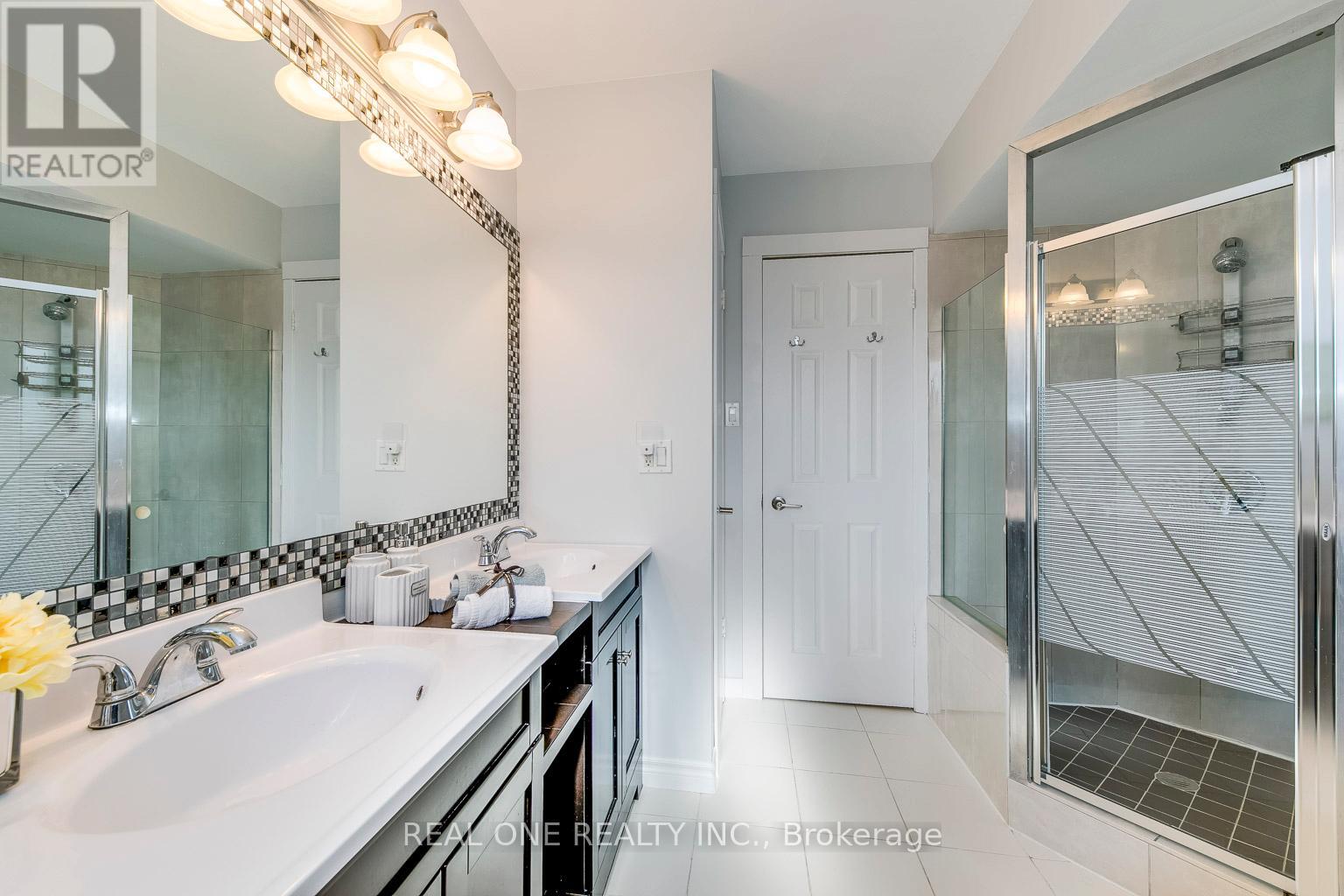 533 TIPPERTON CRESCENT - 27