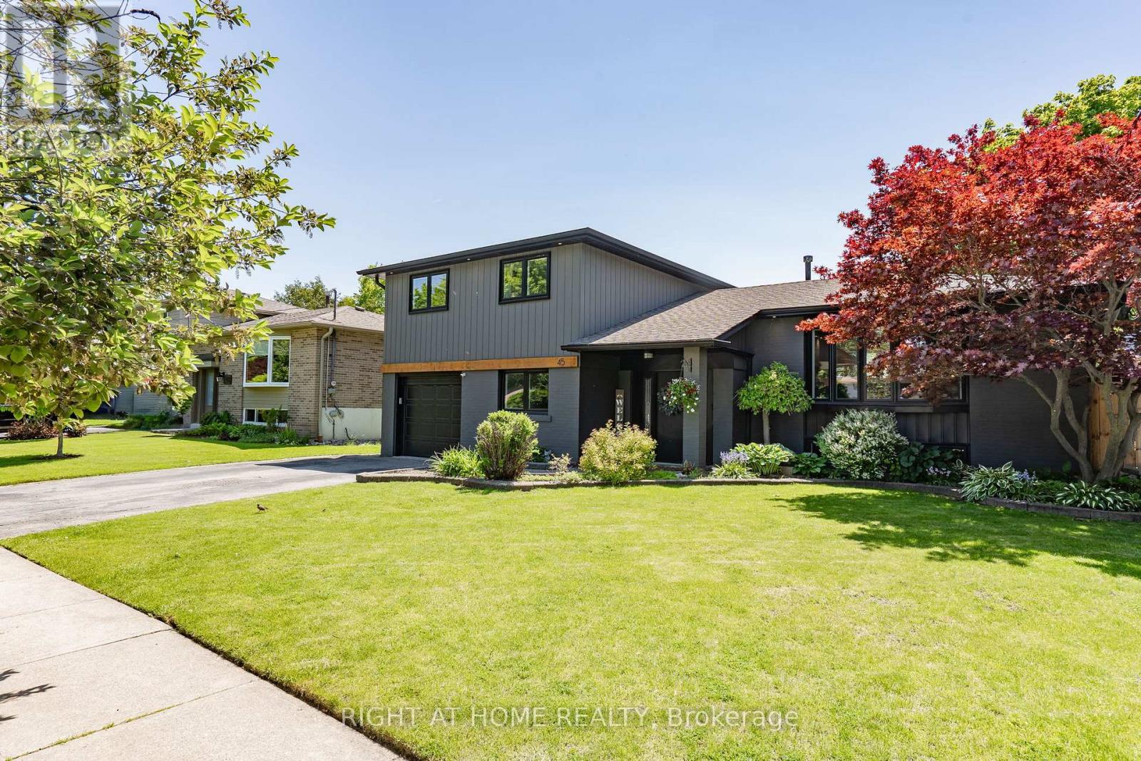 45 IRWIN CRESCENT - 3