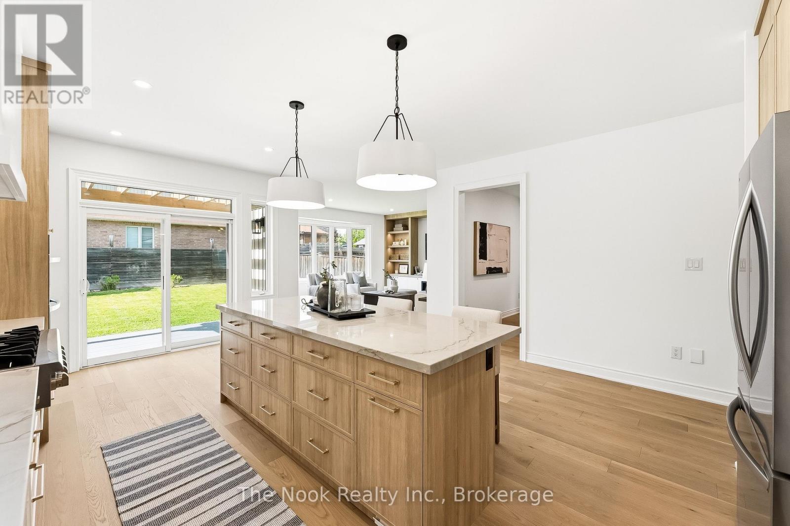 52 NIGHTINGALE CRESCENT - 12