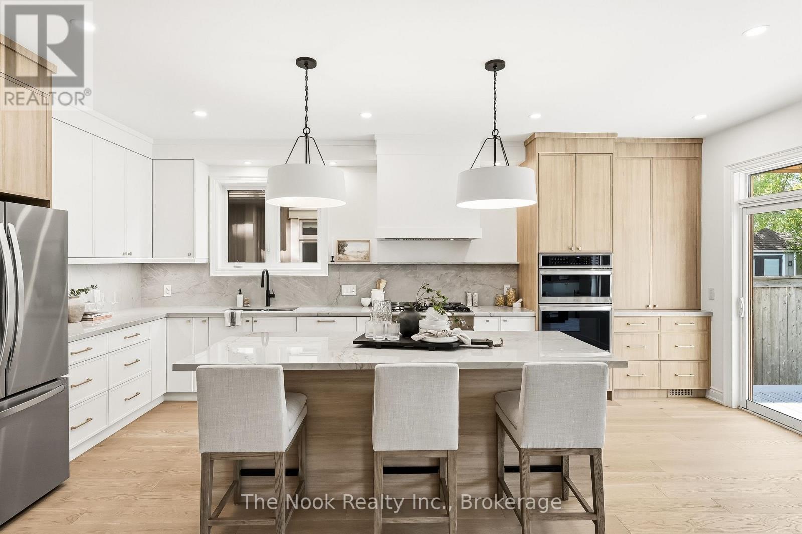 52 NIGHTINGALE CRESCENT - 14