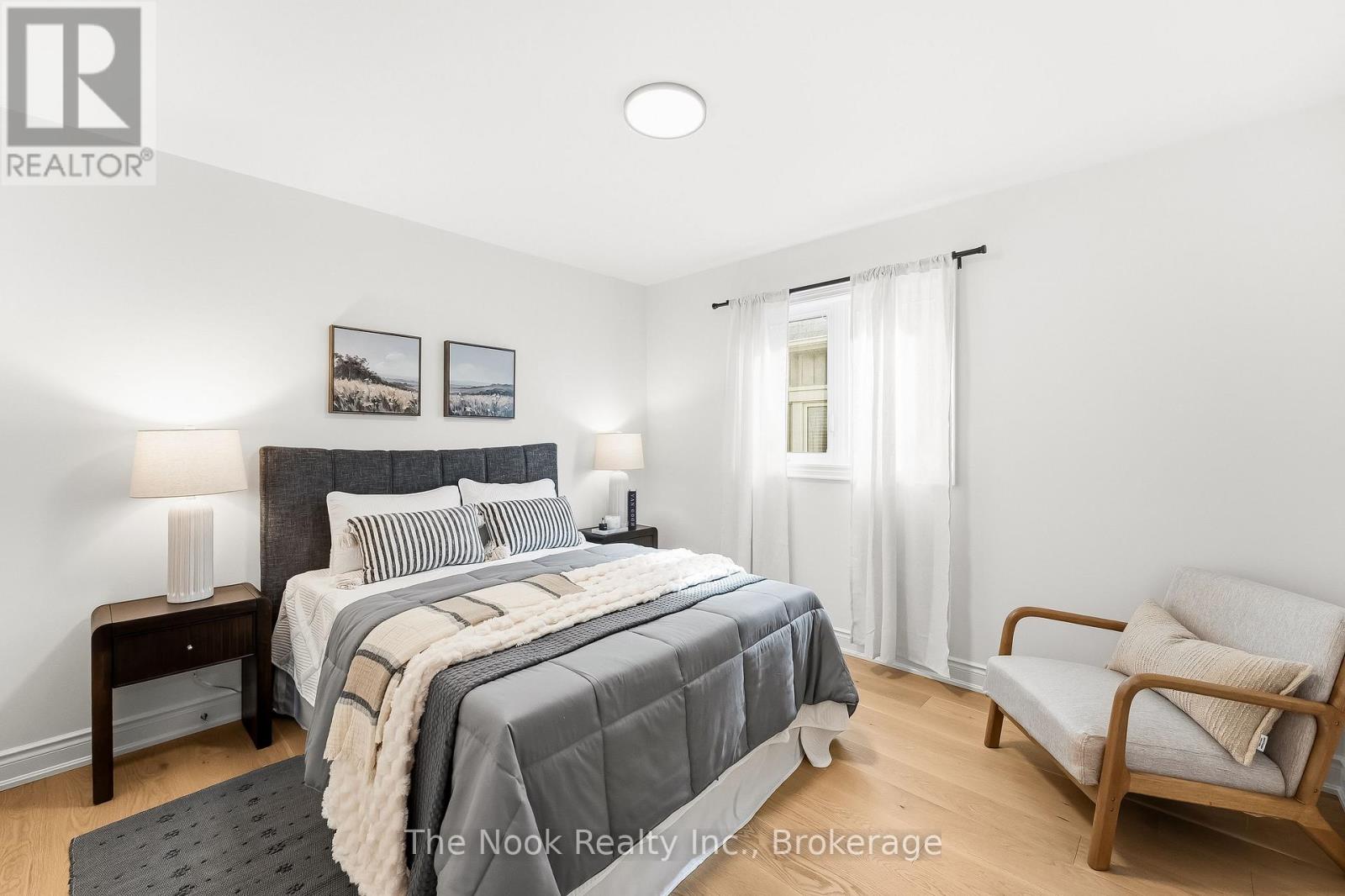 52 NIGHTINGALE CRESCENT - 31