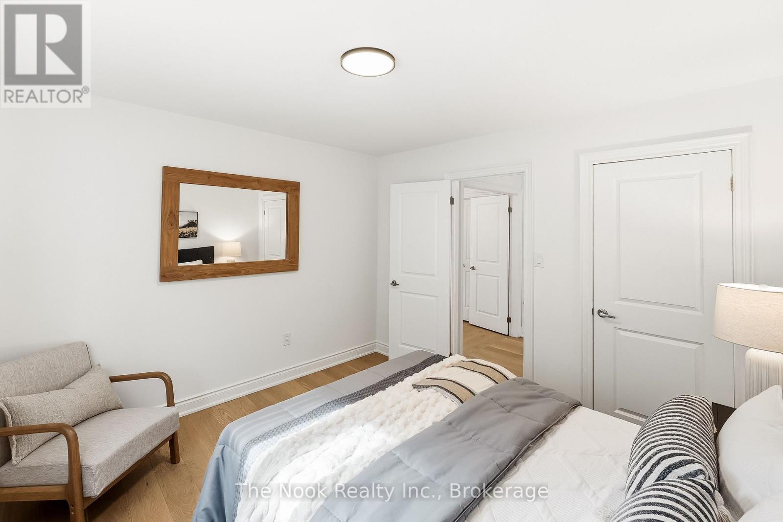 52 NIGHTINGALE CRESCENT - 32
