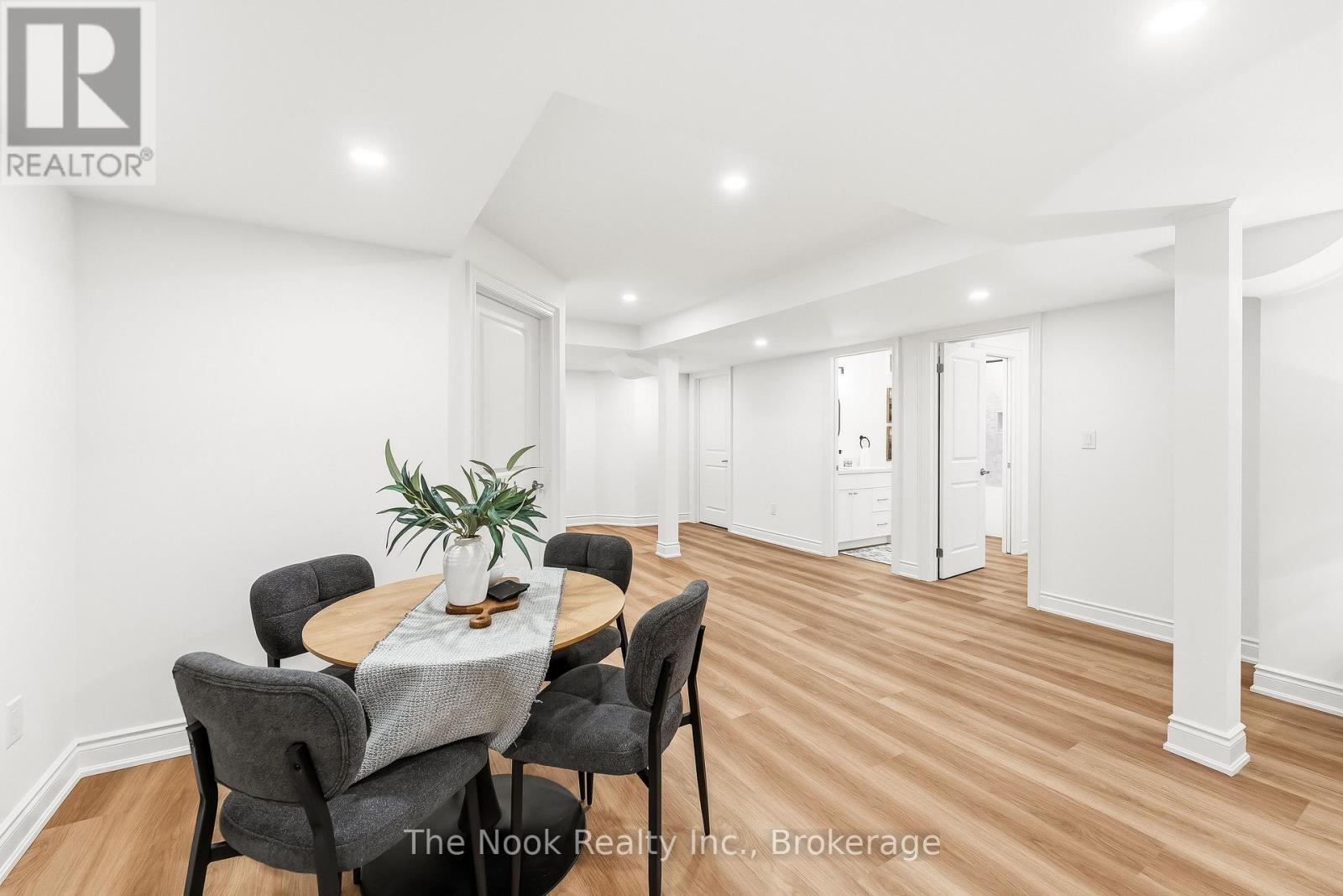 52 NIGHTINGALE CRESCENT - 40