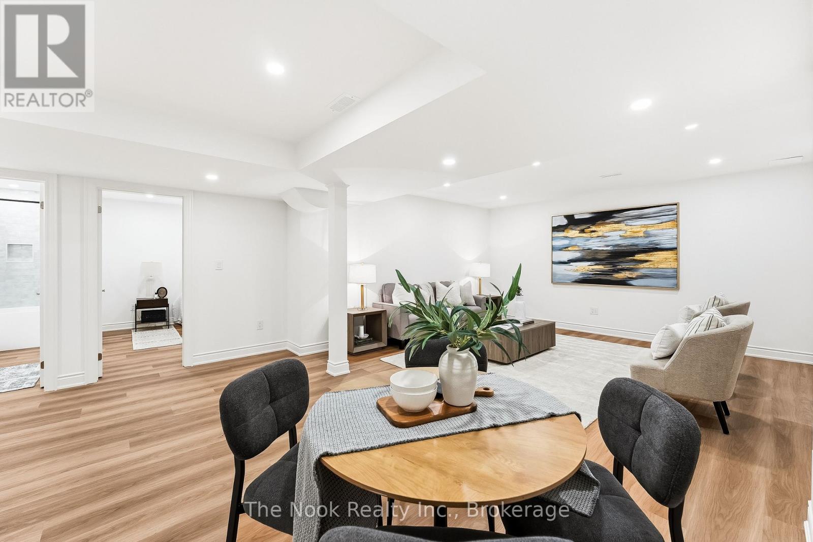 52 NIGHTINGALE CRESCENT - 41