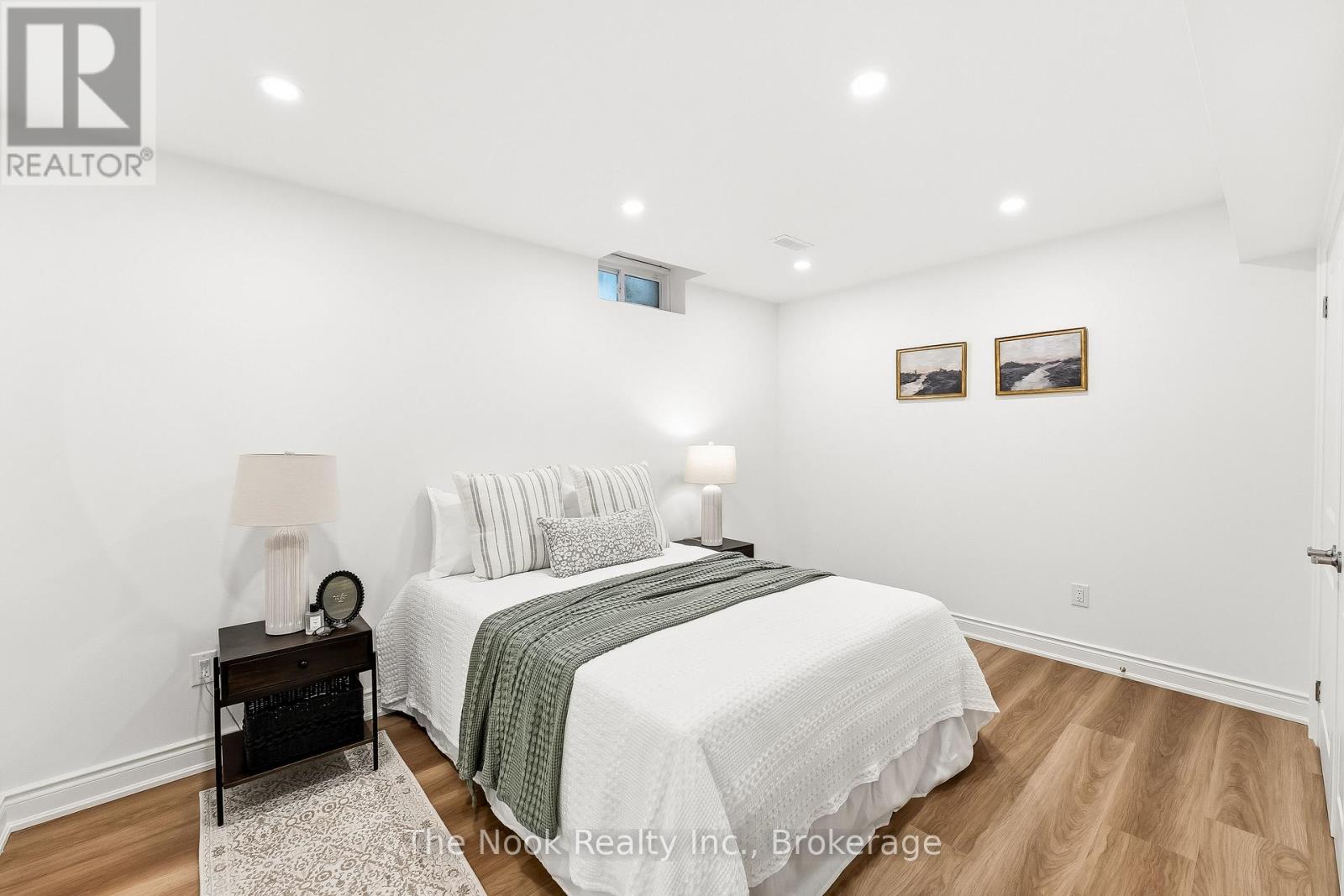 52 NIGHTINGALE CRESCENT - 42