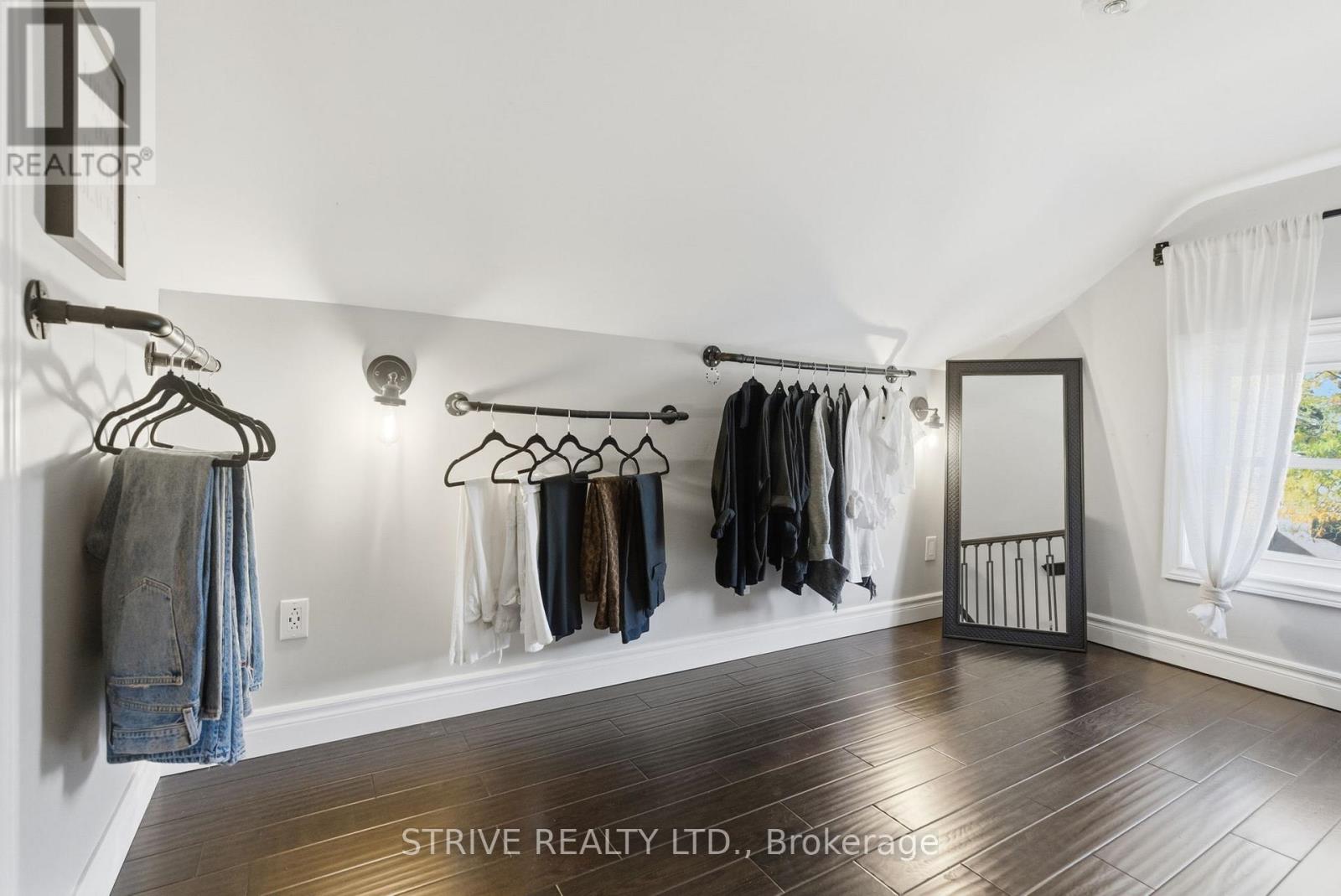 107 CROMWELL AVENUE - 30