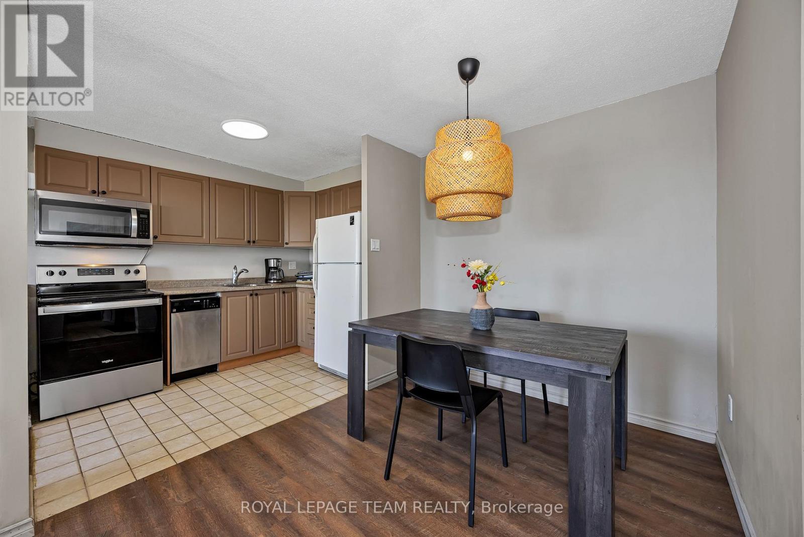 #707 20 CHESTERTON DRIVE - 10