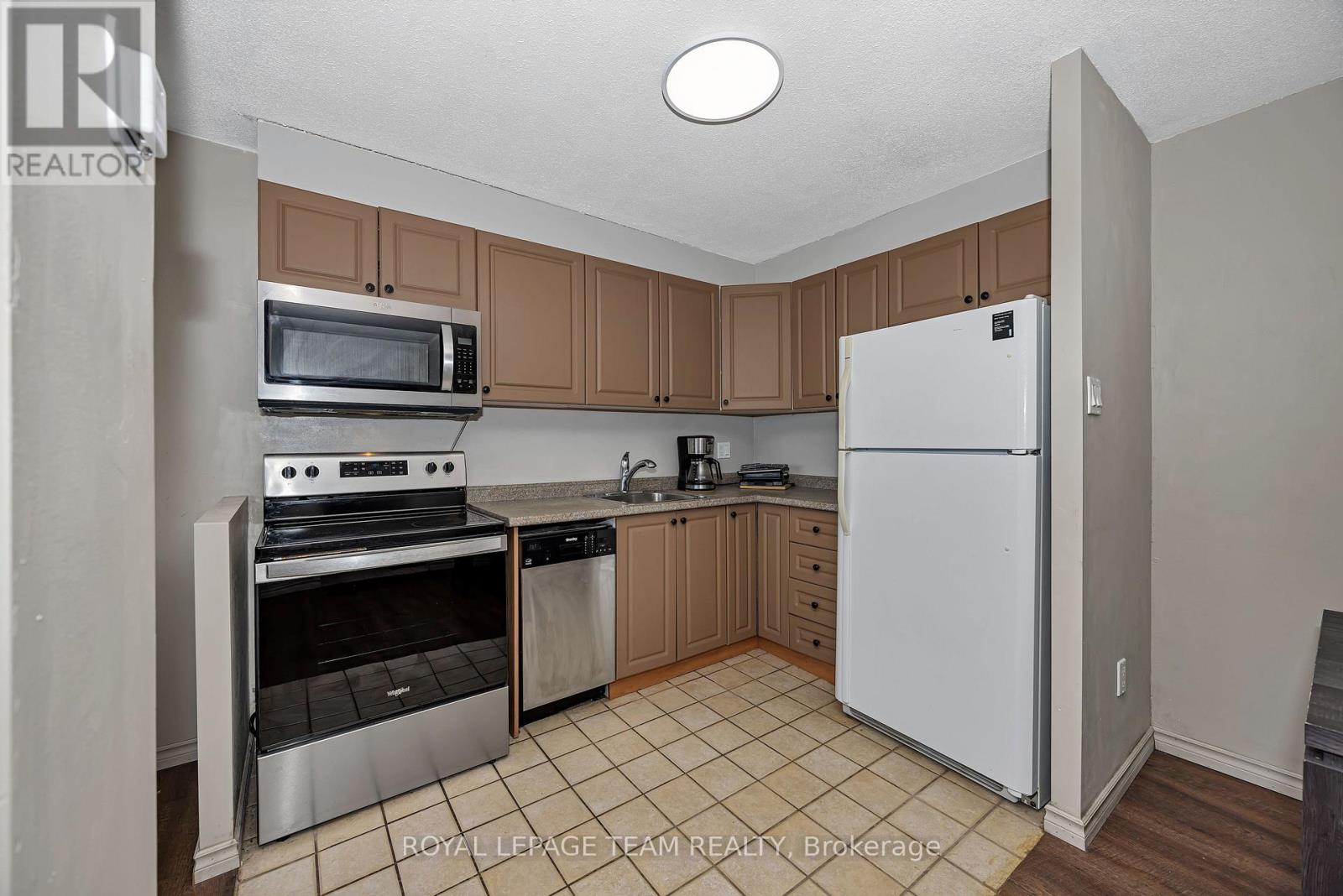 #707 20 CHESTERTON DRIVE - 11