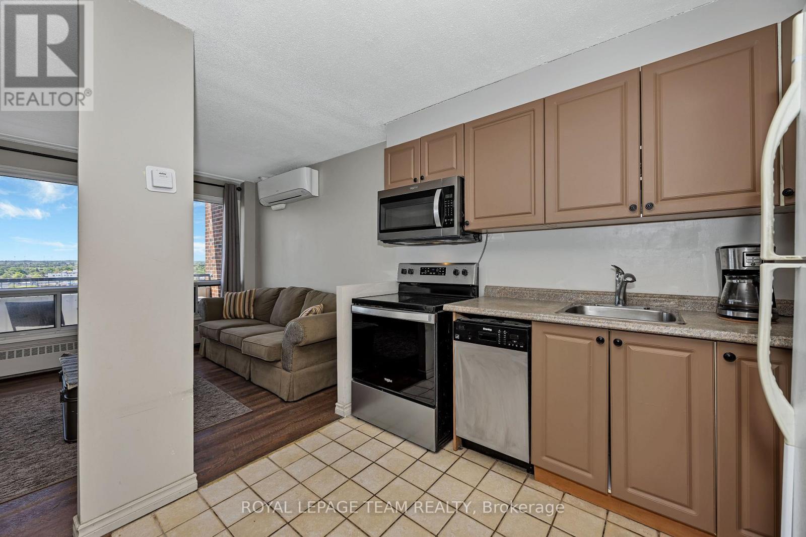 #707 20 CHESTERTON DRIVE - 12