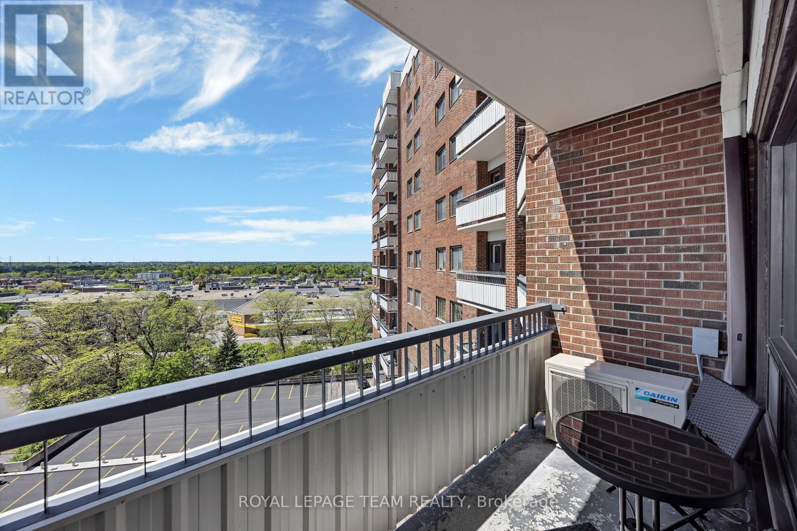 #707 20 CHESTERTON DRIVE - 16