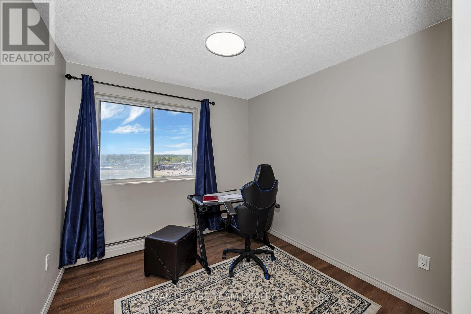 #707 20 CHESTERTON DRIVE - 21