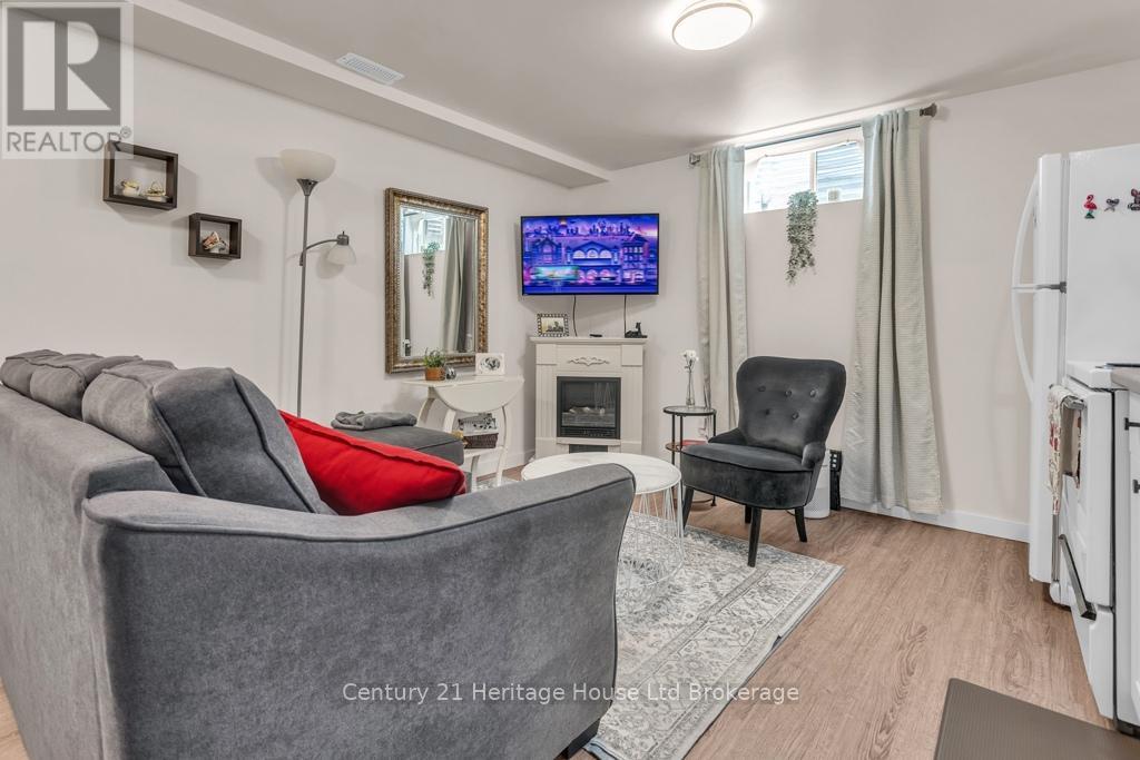 1-bedroom home for sale at #6 - 112 ROLPH STREET, Tillsonburg ON · photo 3 of 15