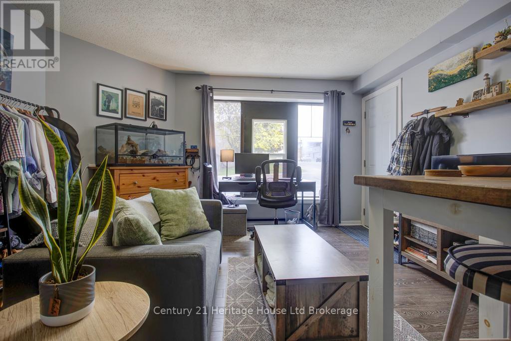 1-bedroom home for sale at UNIT #6 - 42 HARVEY STREET, Tillsonburg ON · photo 7 of 11