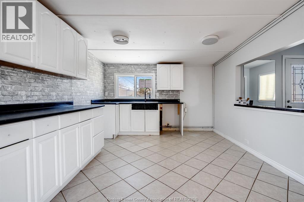 4 Cedar CRESCENT - 5