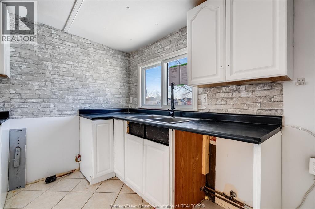 4 Cedar CRESCENT - 6
