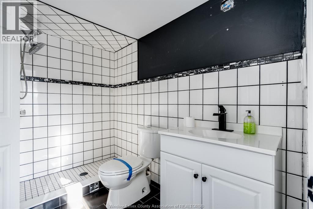 4 Cedar CRESCENT - 12