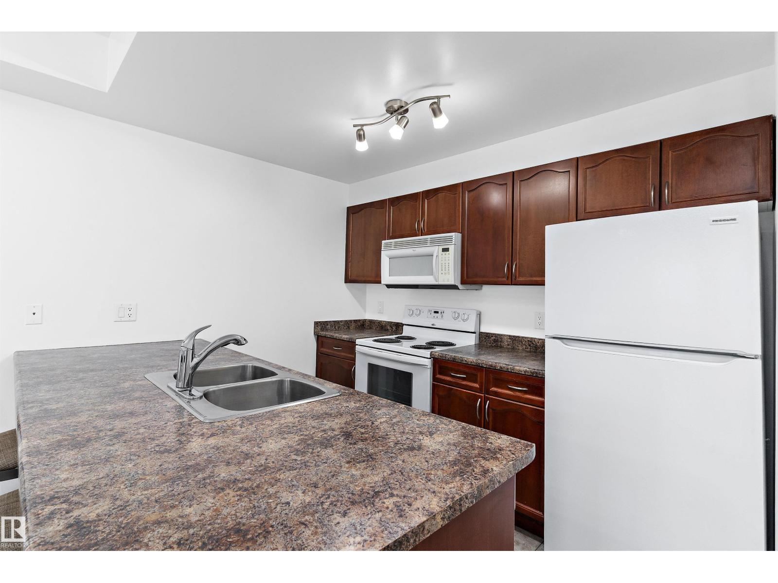 #902 9939 109 ST NW — photo 11
