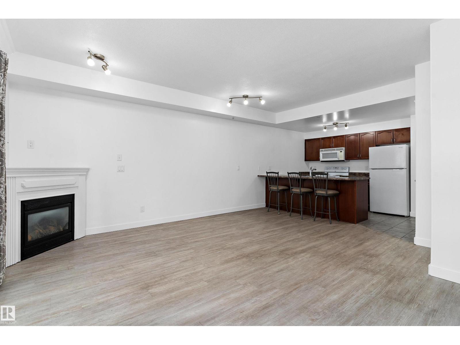 #902 9939 109 ST NW — photo 12