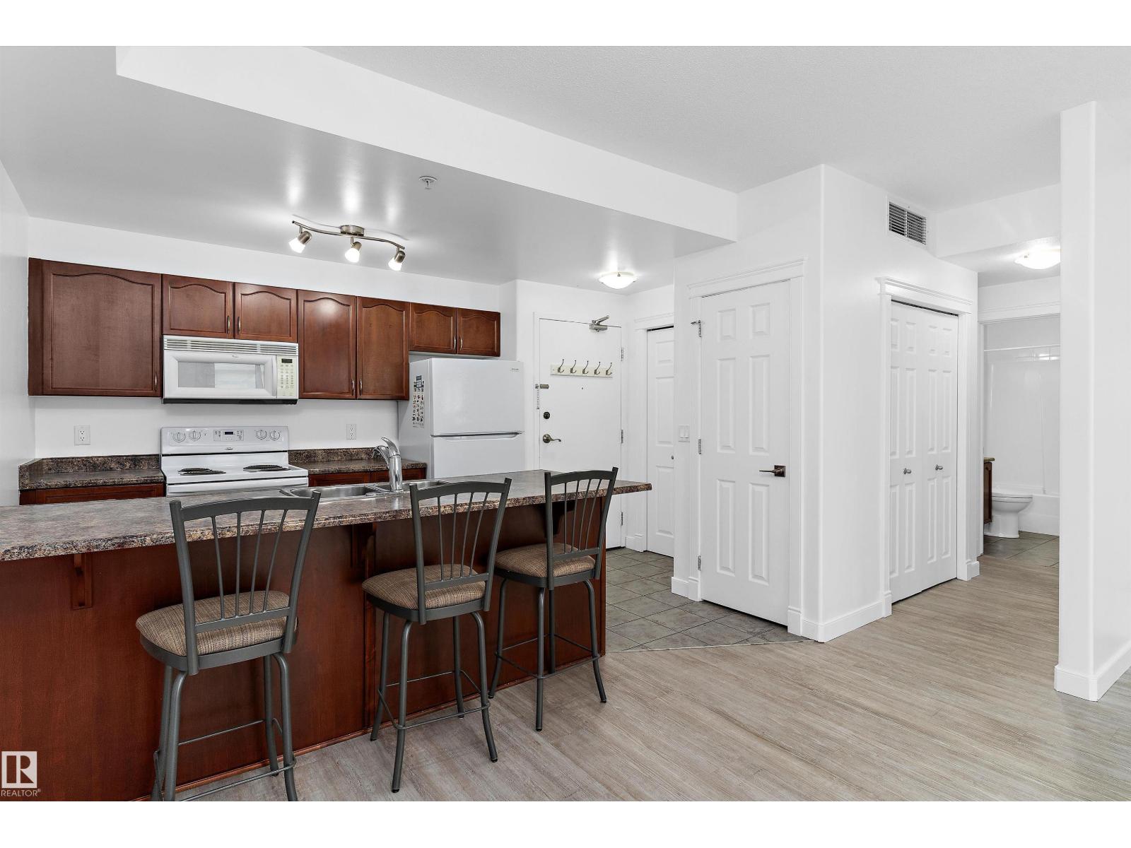 #902 9939 109 ST NW — photo 8