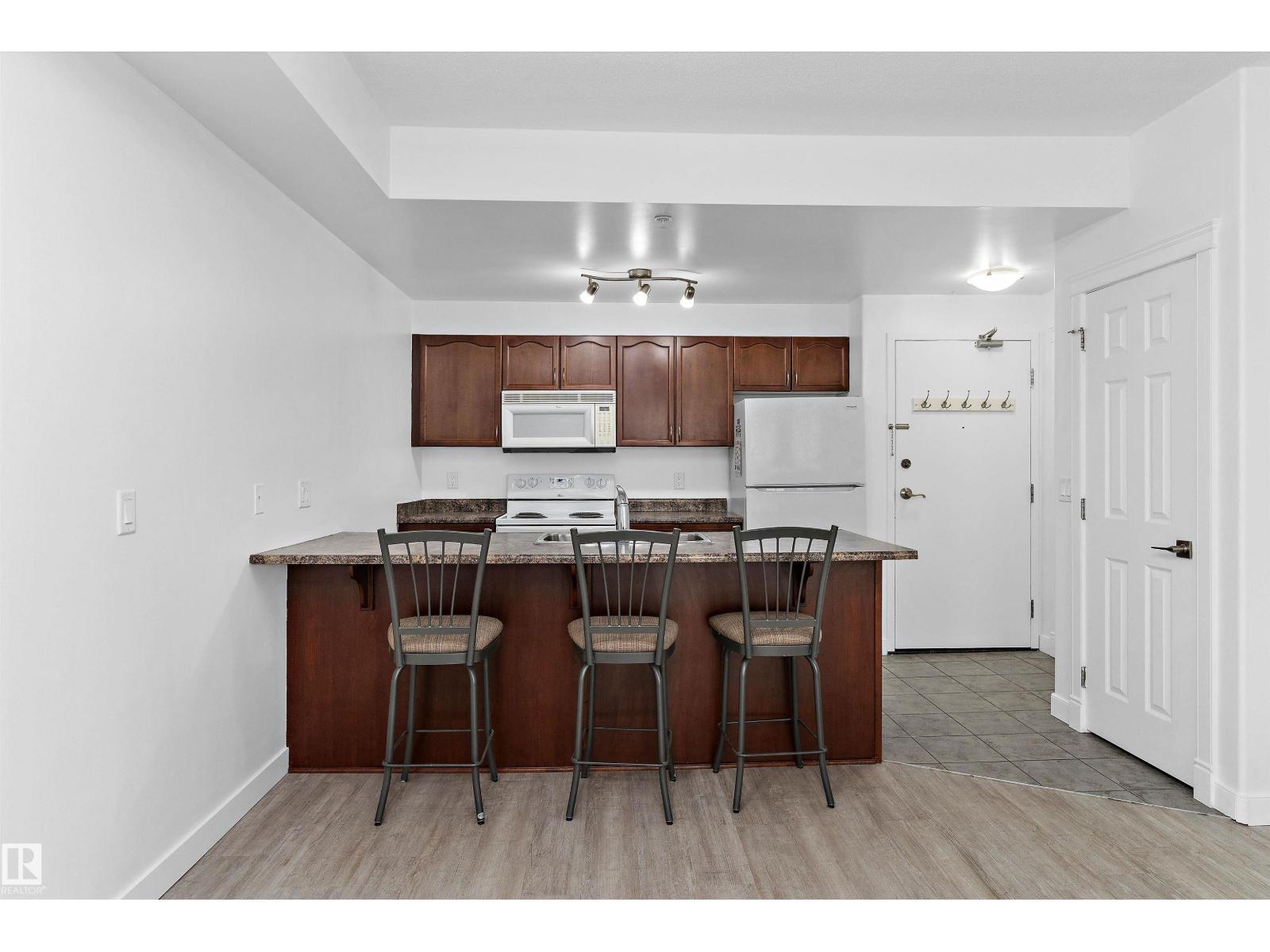 #902 9939 109 ST NW — photo 9