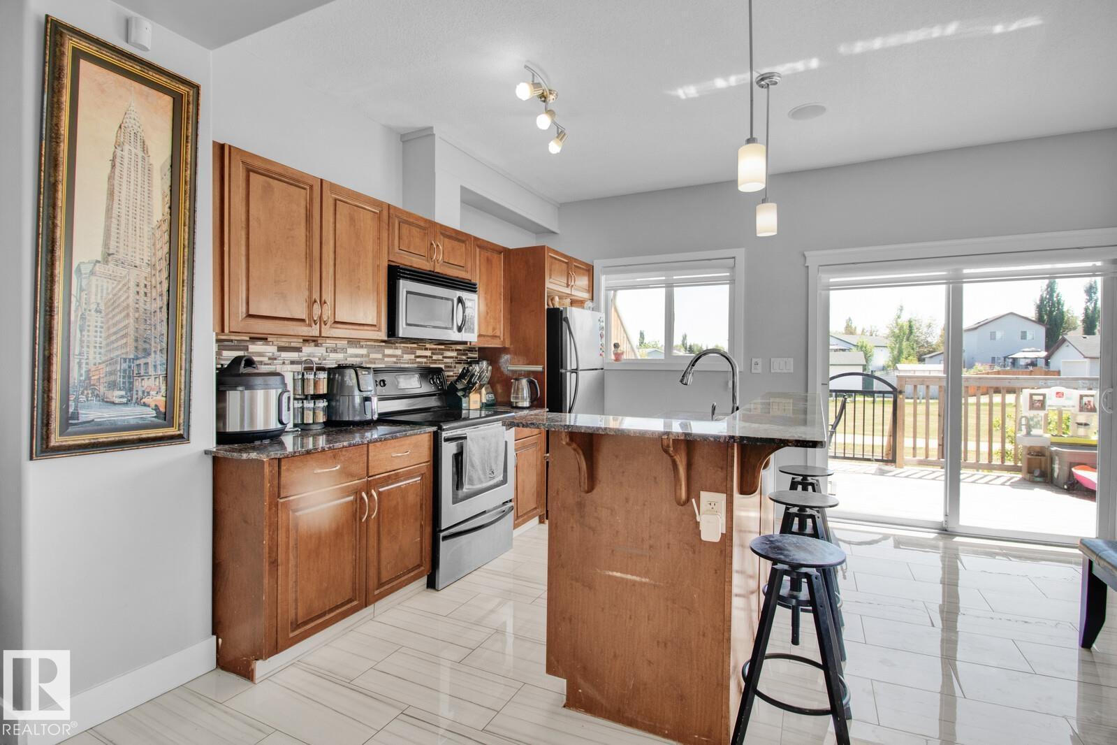#29 13215 153 AV NW - 15