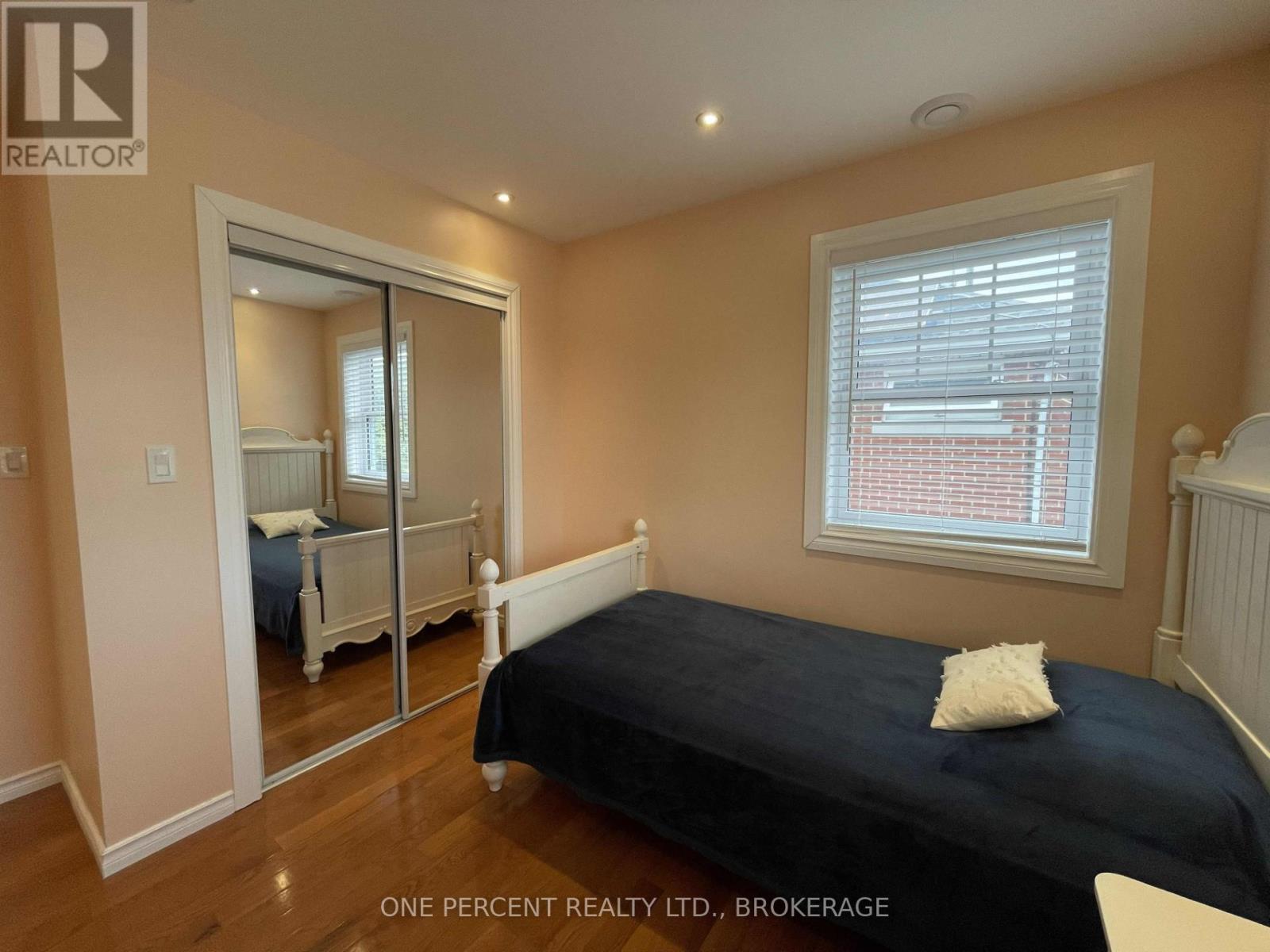 104 ELLERBECK STREET - 34