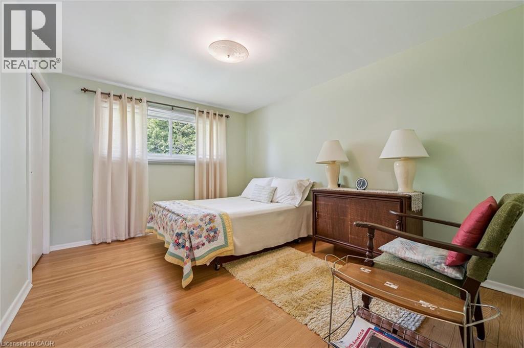 15 CLOVERDALE Crescent - 19