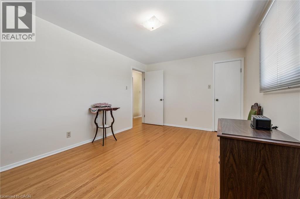 15 CLOVERDALE Crescent - 22