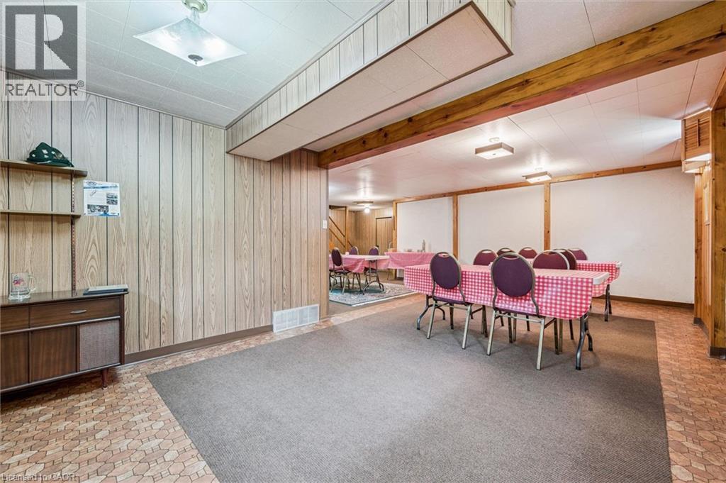 15 CLOVERDALE Crescent - 30
