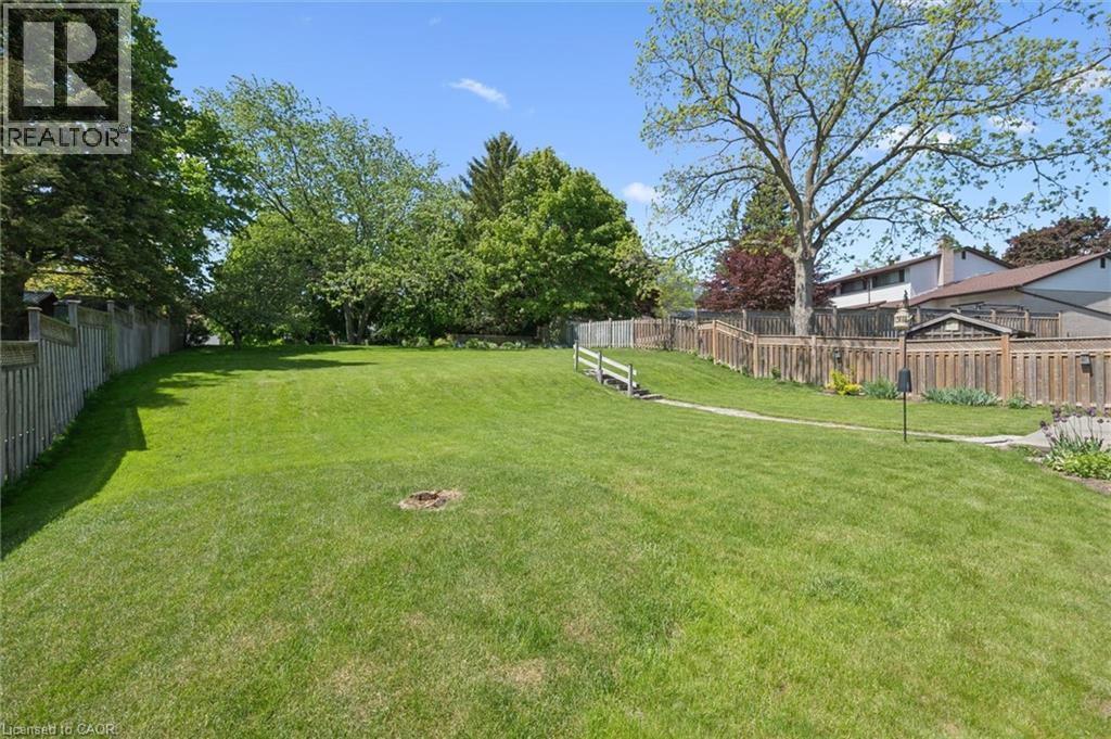 15 CLOVERDALE Crescent - 35
