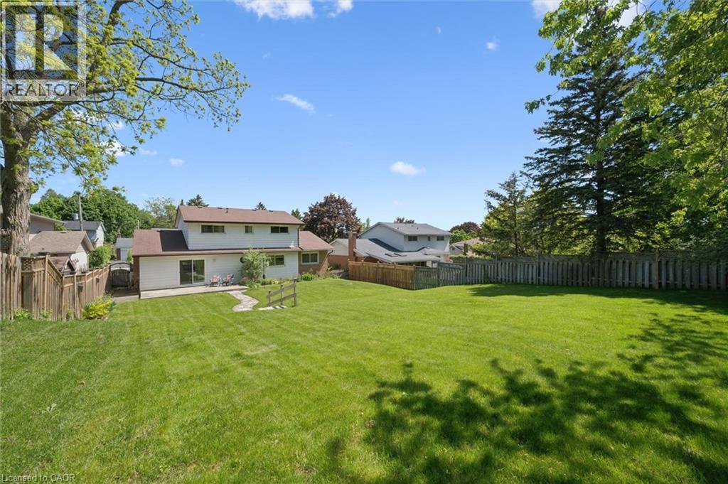 15 CLOVERDALE Crescent - 37