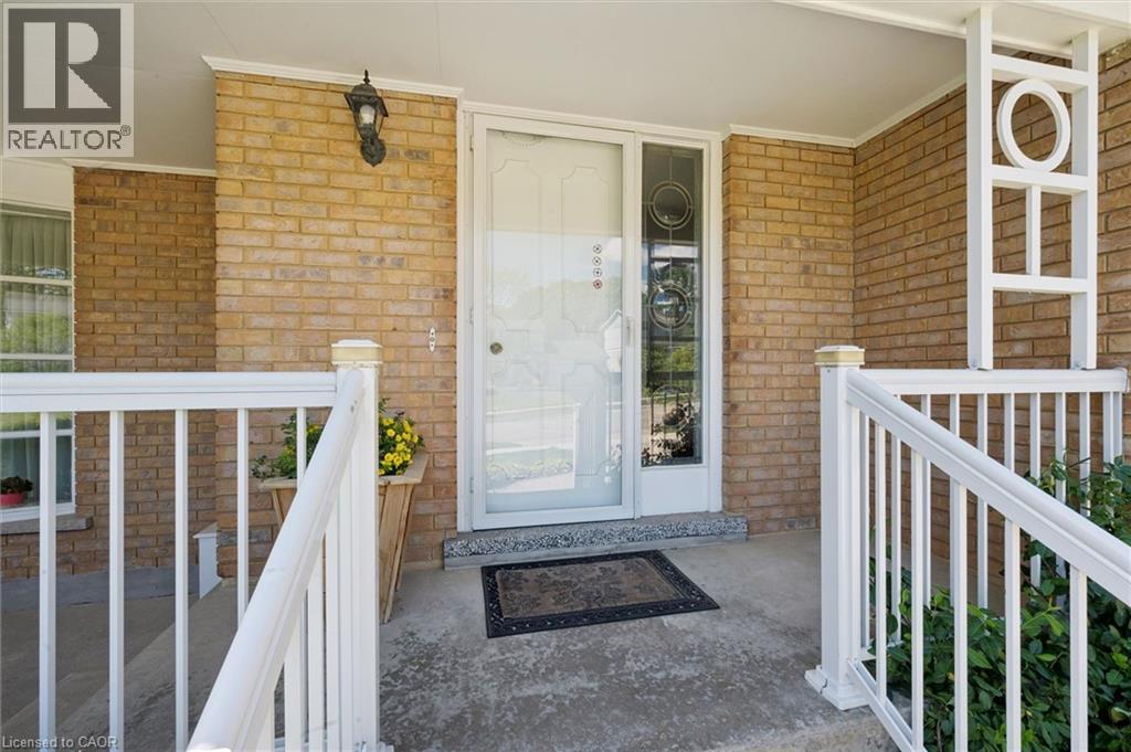 15 CLOVERDALE Crescent - 5