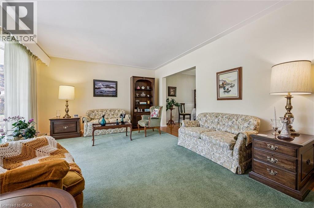 15 CLOVERDALE Crescent - 8
