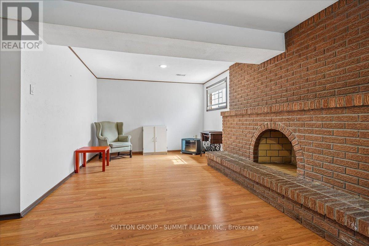 72 EASTBURY DRIVE - 22