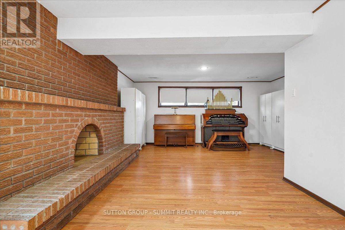 72 EASTBURY DRIVE - 24