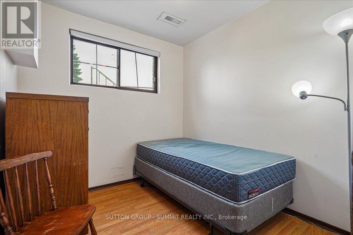 72 EASTBURY DRIVE - 25