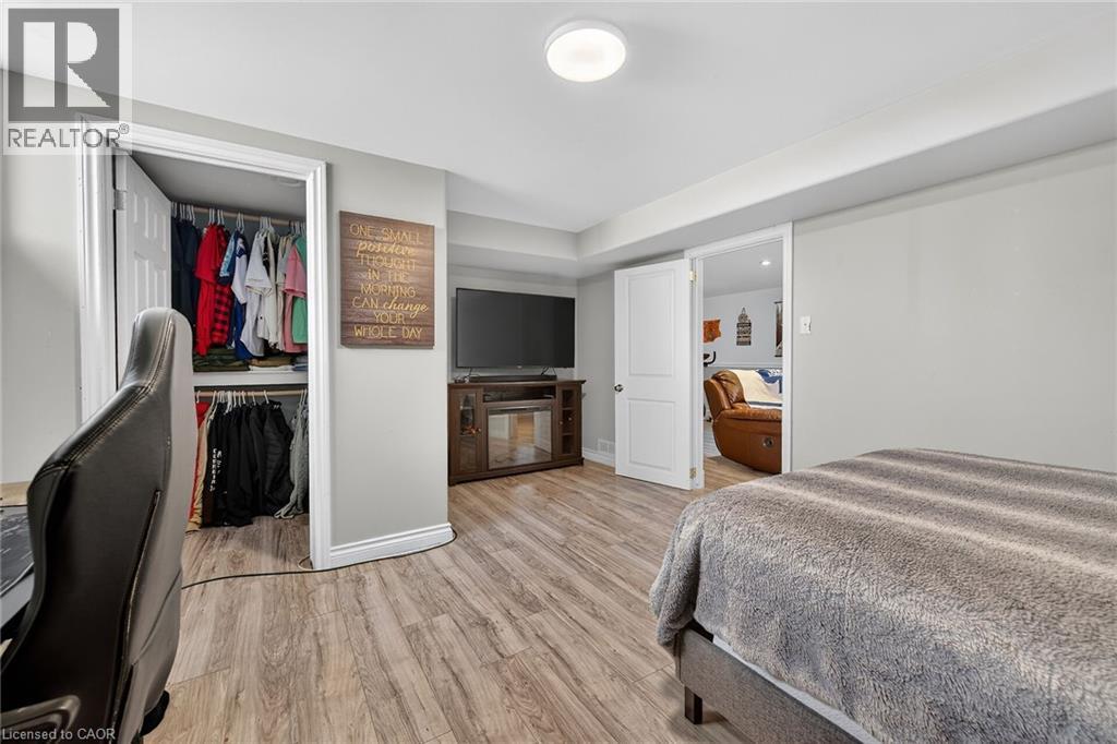 163 RAINHAM Road - 32