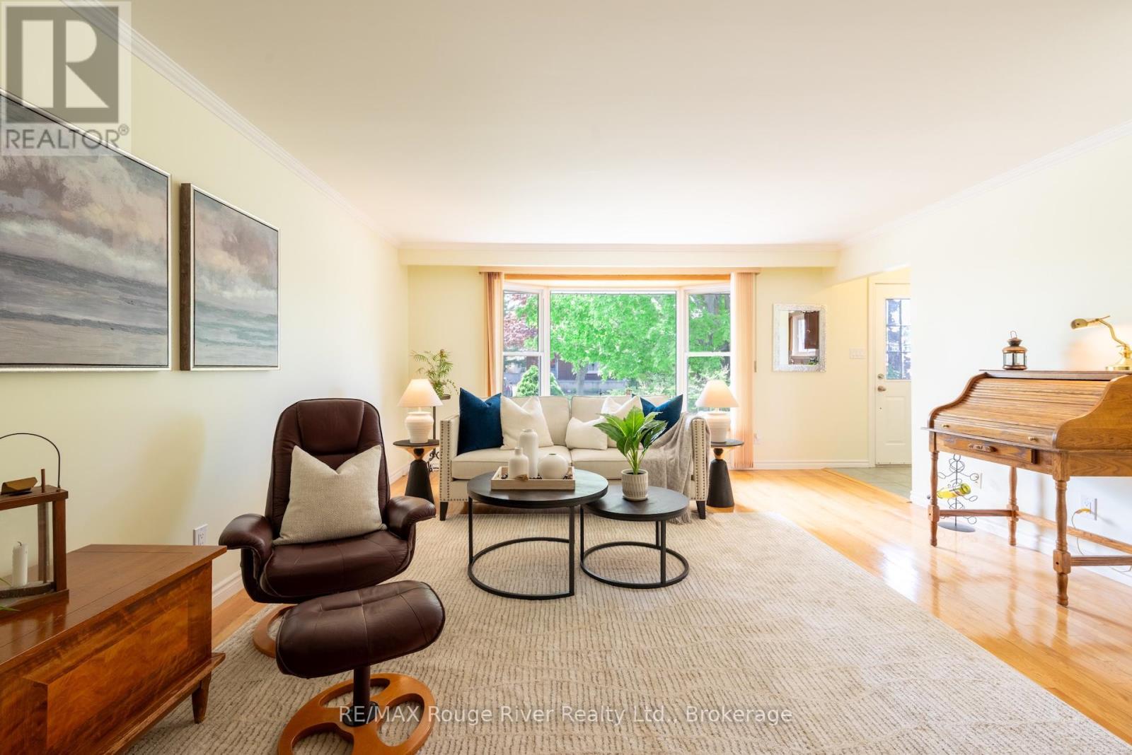 538 WILLOW CRESCENT - 11