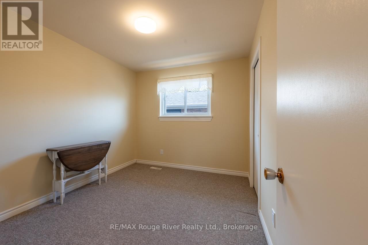538 WILLOW CRESCENT - 17