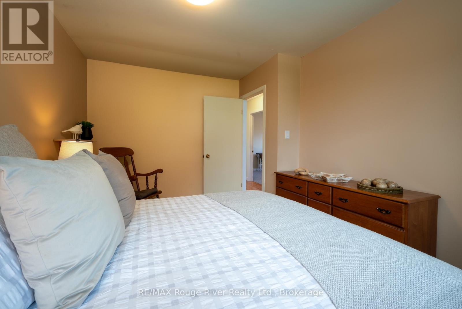 538 WILLOW CRESCENT - 20